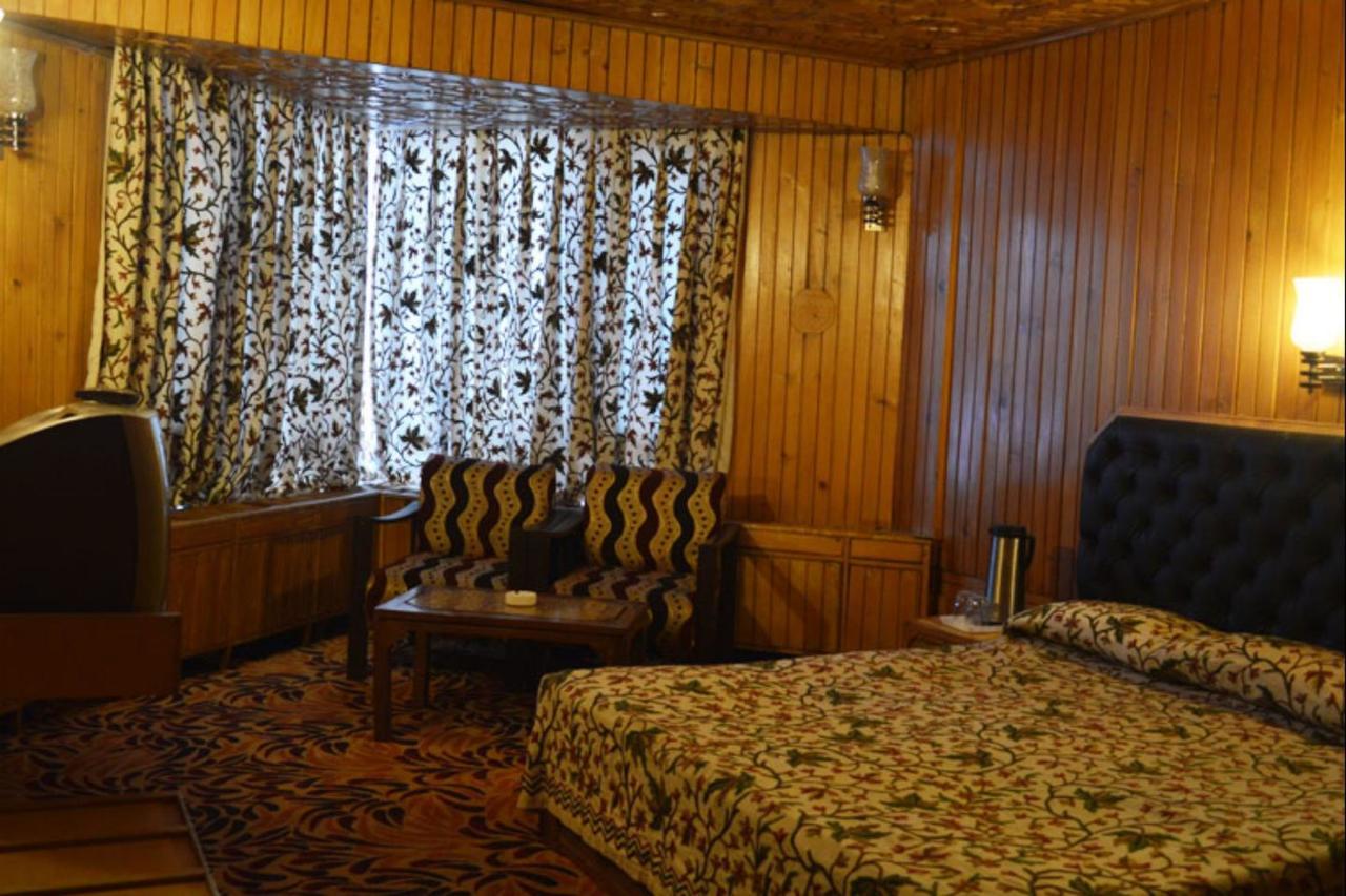 Hotel Hilltop Gulmarg JAMMU AND KASHMIR Kültér fotó