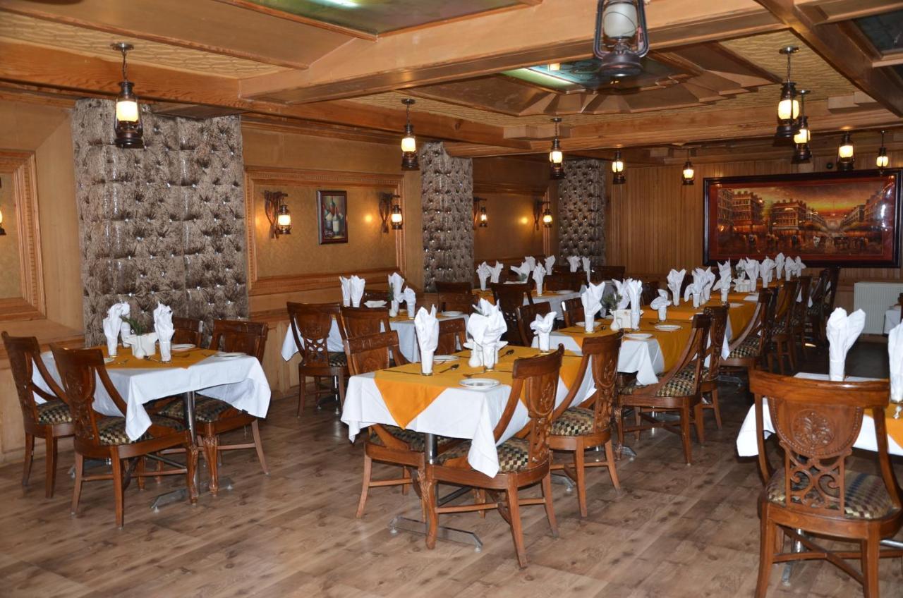 Hotel Hilltop Gulmarg JAMMU AND KASHMIR Kültér fotó