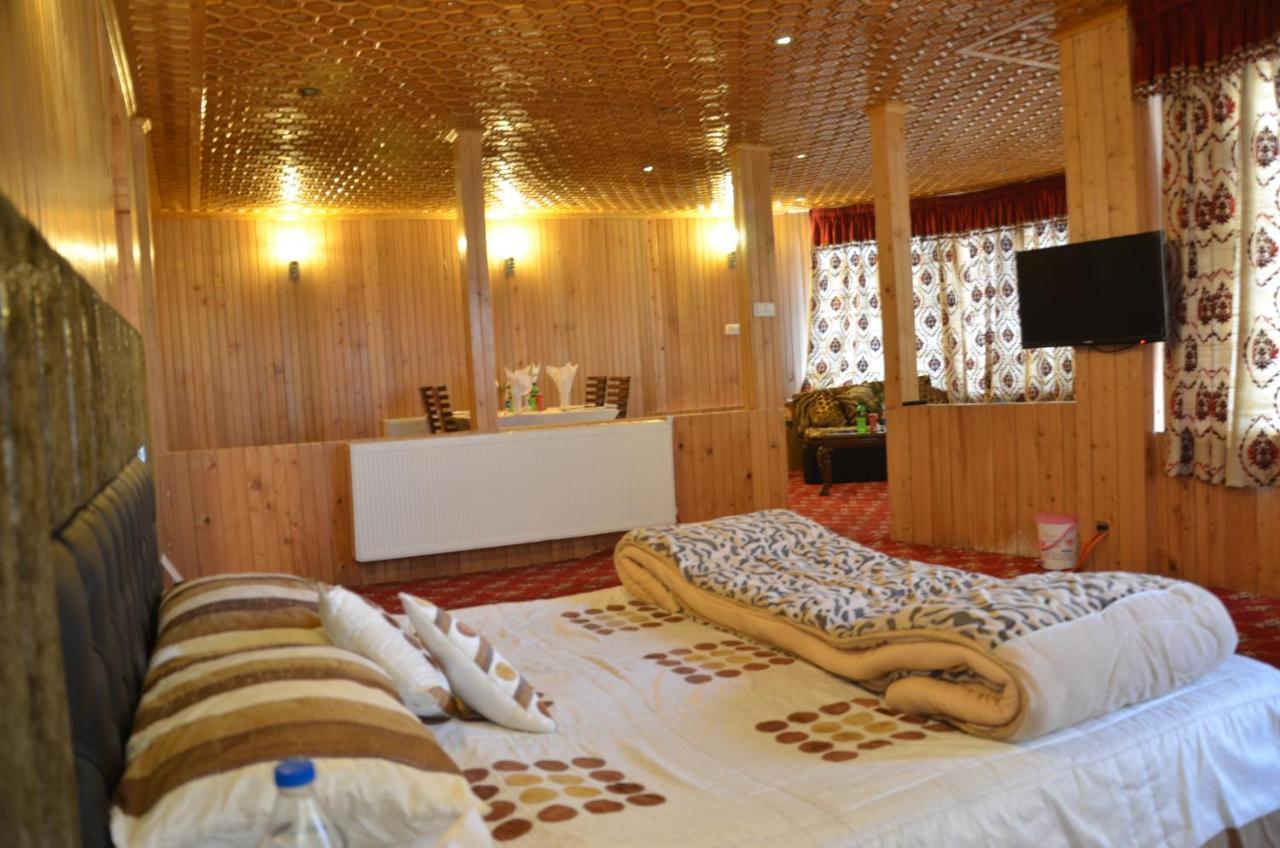 Hotel Hilltop Gulmarg JAMMU AND KASHMIR Kültér fotó