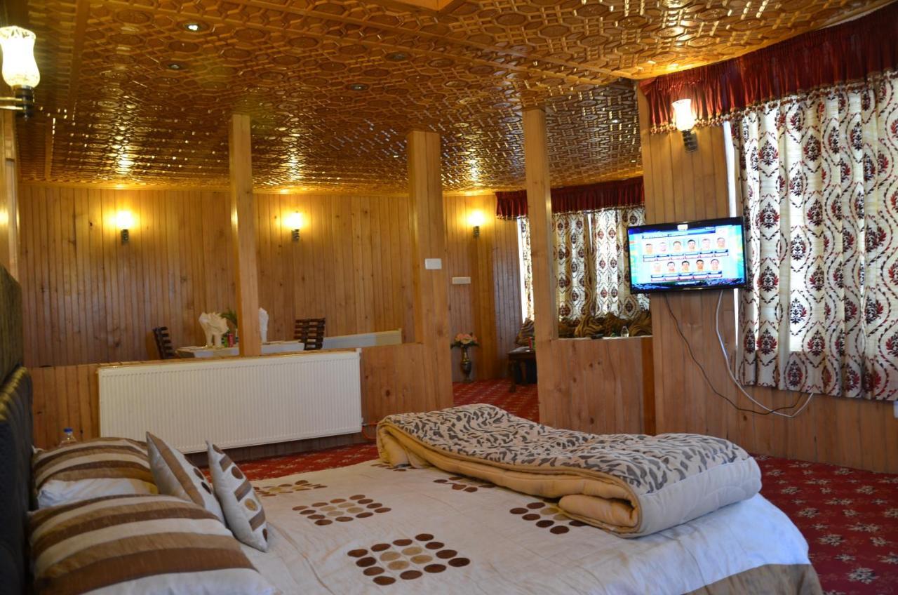 Hotel Hilltop Gulmarg JAMMU AND KASHMIR Kültér fotó